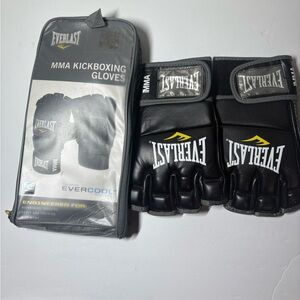 Everlast Black and Gray Training Gloves